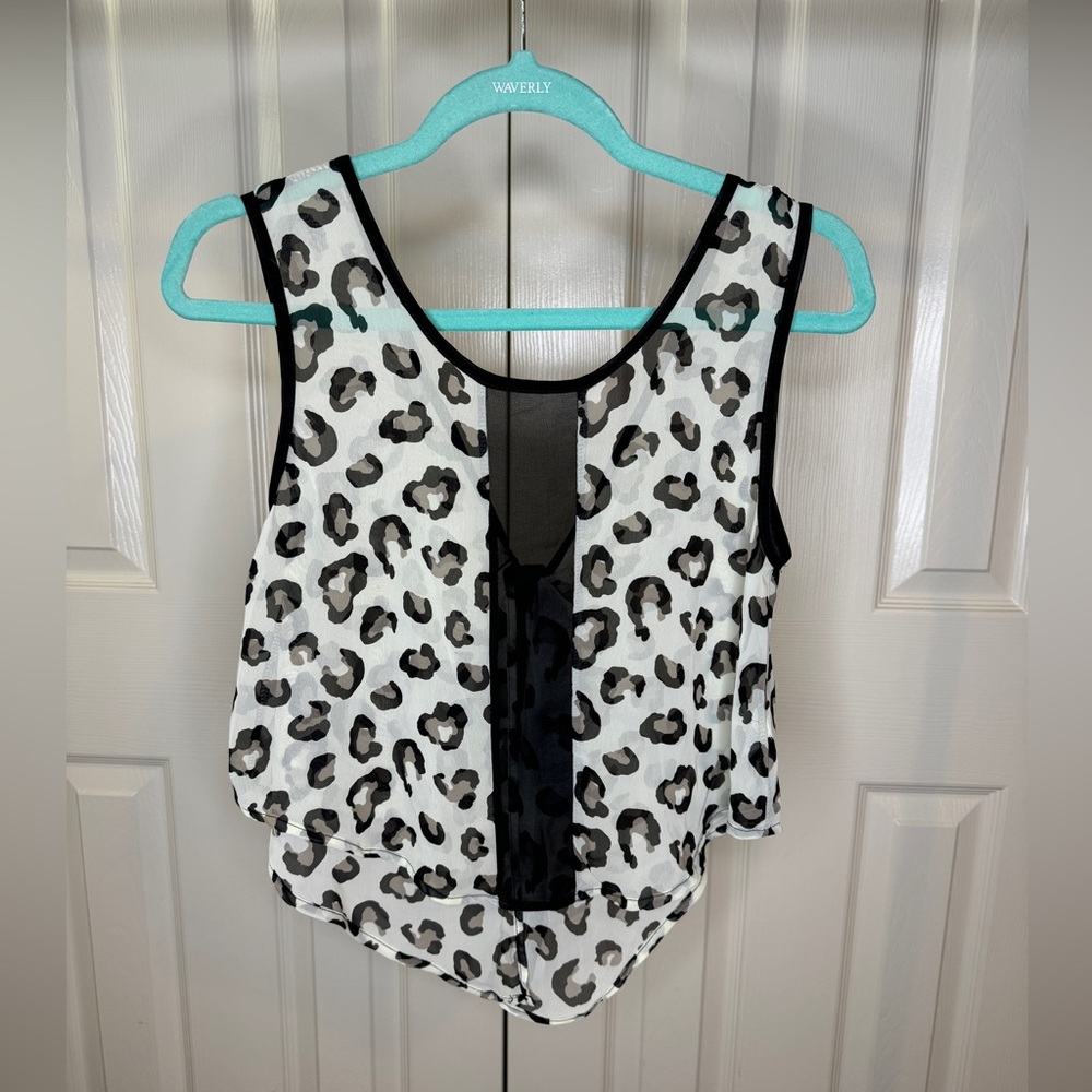 Rue21 cheetah print blouse with tie accent in the back jr size small